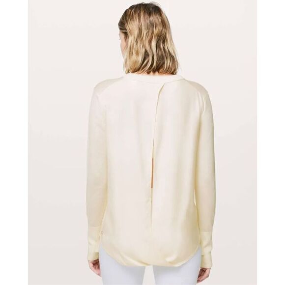 Lululemon Cashmere Cashlu At
Ease Pullover Sweater Ivory White
Back Panel size 8 - Picture 5 of 9